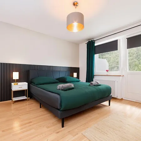 Smart - - Perfect For 5 Guests! - Balcony - Netflix - Free Parking Zone