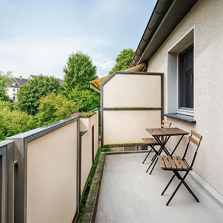 Smart - - Perfect For 5 Guests! - Balcony - Netflix - Free Parking Zone شقة إسن