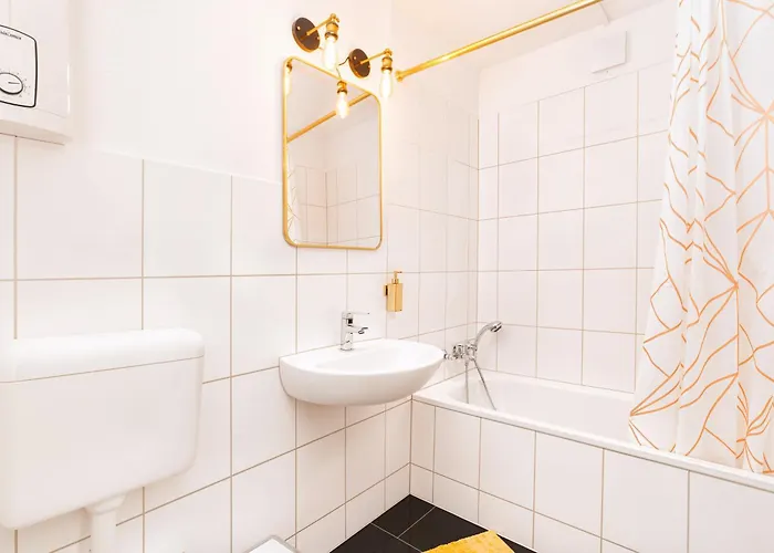 Smart - - Perfect For 5 Guests! - Balcony - Netflix - Free Parking Zone Lejlighed *